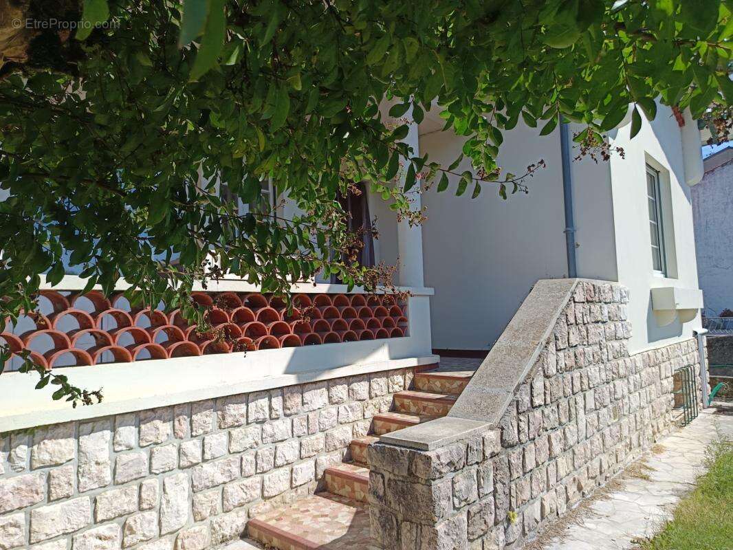 Maison de caractère en cœur de ville avec deux logements indépendants et fort potentiel locatif !!!! - photo 10