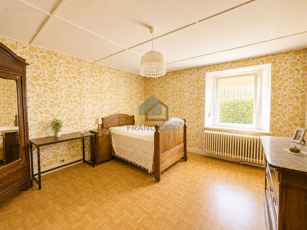 Belleherbe - grande maison avec dependances - photo 11