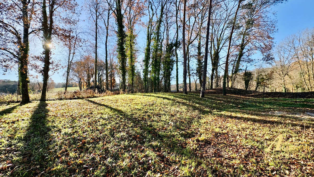 Maison à NOTRE-DAME-DE-SANILHAC