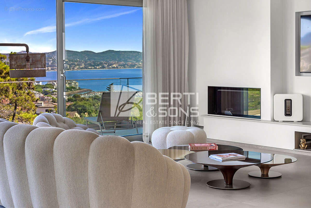 Maison à MANDELIEU-LA-NAPOULE