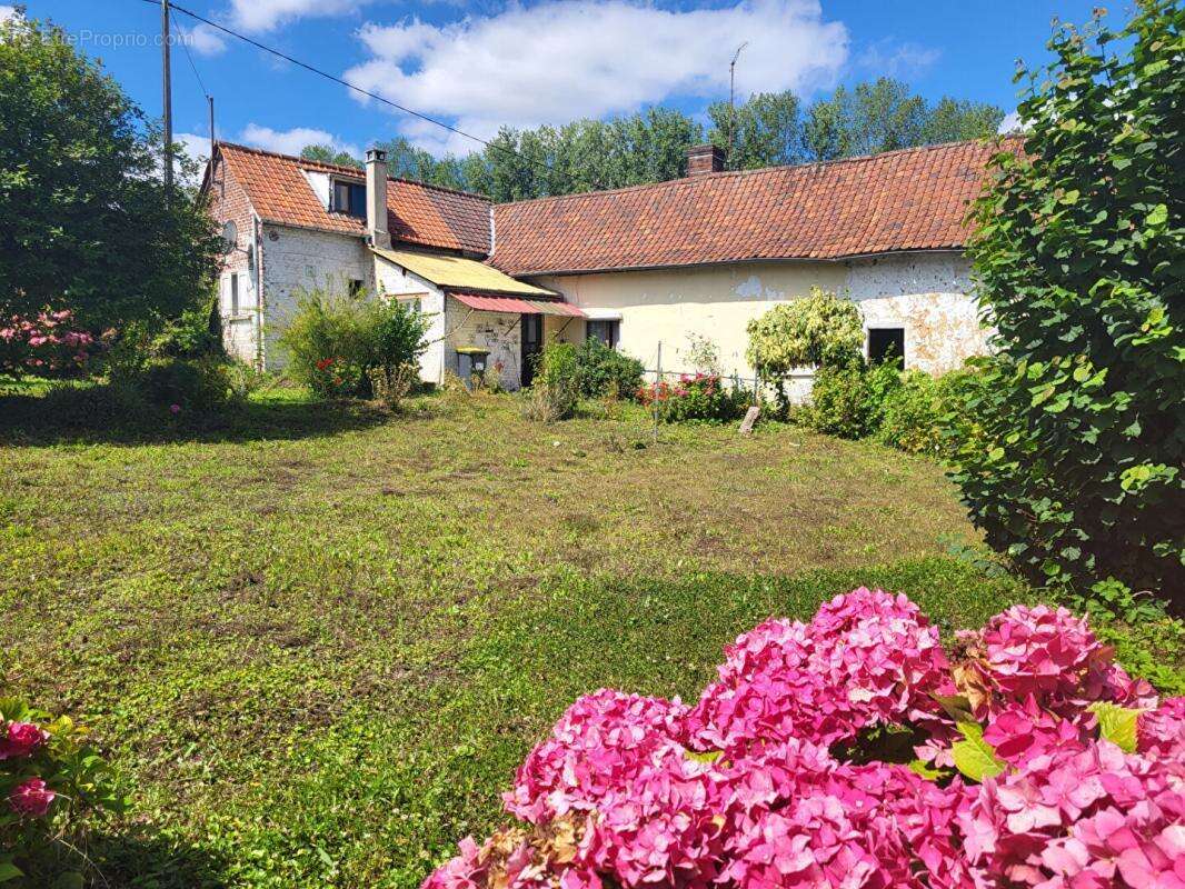 Maison à BEAURAINVILLE