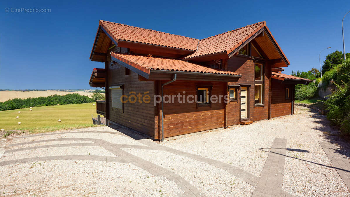 Maison à GRAZAC