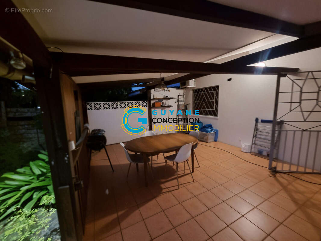 Maison à SAINT-LAURENT-DU-MARONI