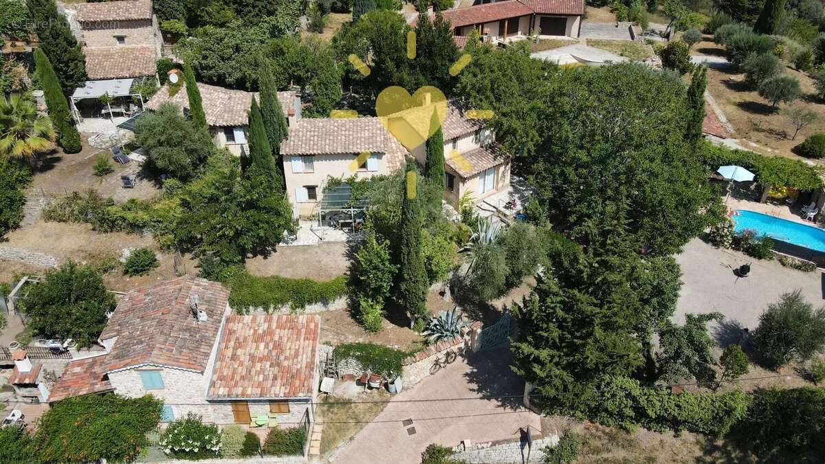 BARGEMON : Belle villa à pied du village avec piscine - photo 14