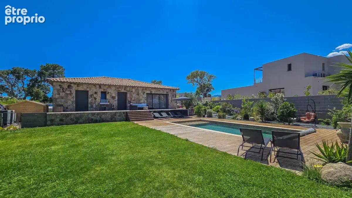 Villa de charme avec piscine effet pierre à 10 min des plages - photo 12