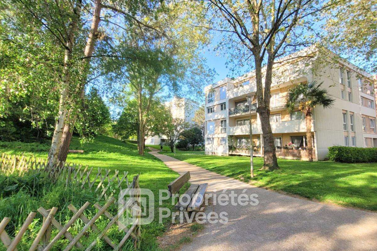 Appartement à LES ULIS