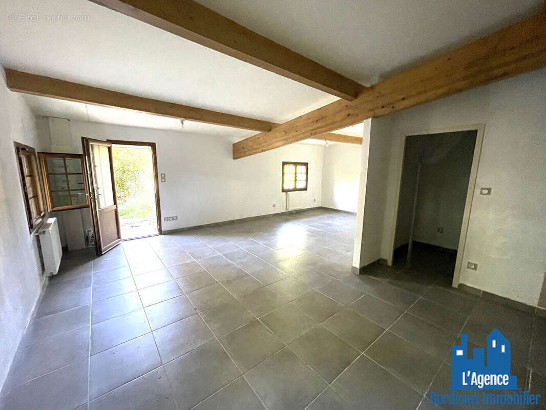 Maison à CAMBLANES-ET-MEYNAC