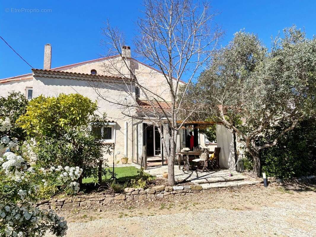 Maison à ROQUEBRUNE-SUR-ARGENS