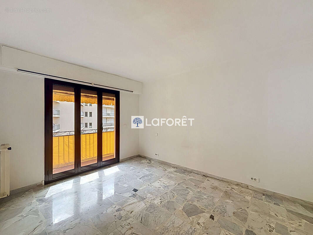 Appartement à ROQUEBRUNE-CAP-MARTIN