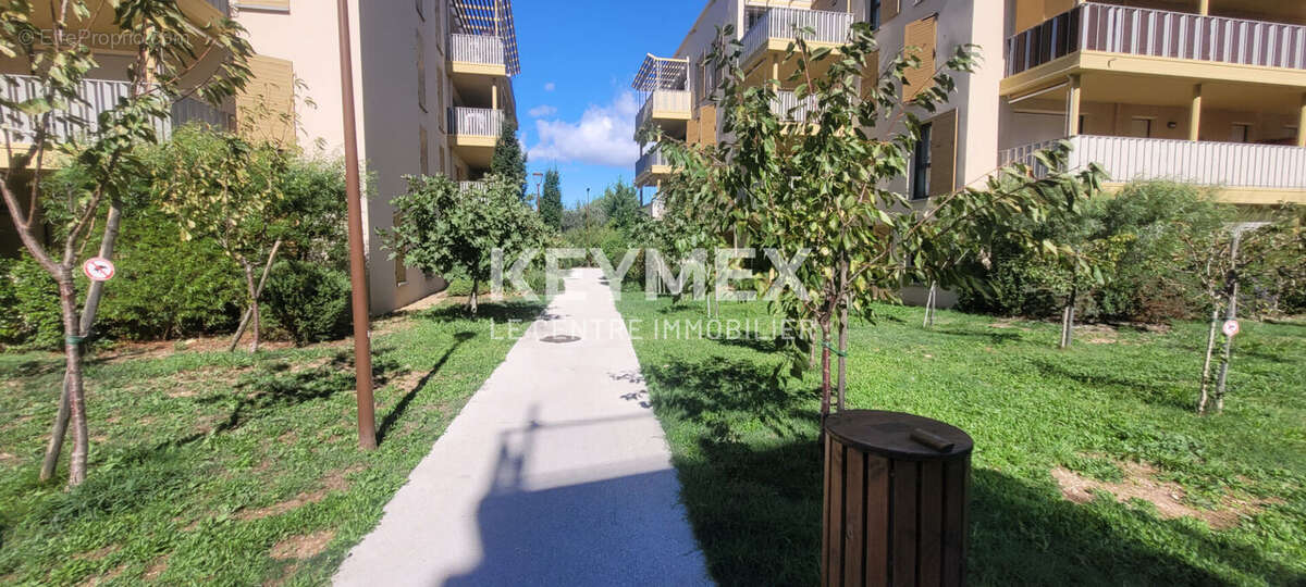 Appartement à SOLLIES-PONT