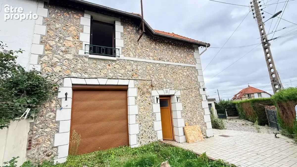 Ensemble immobilier rouen 2 maisons t3, garages, terrasse, jardin. - photo 2