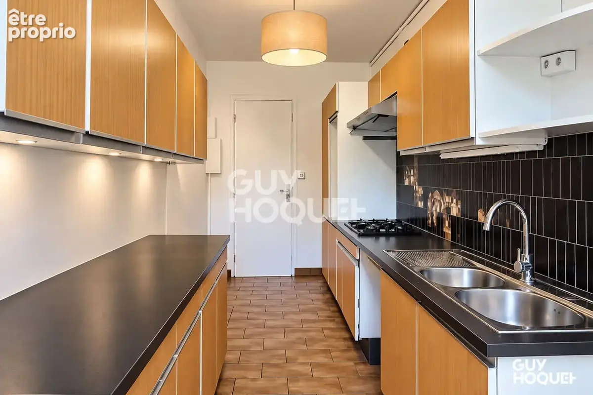 Rare sur le secteur : 6 pièces familial de 105 m² avec loggia - photo 7