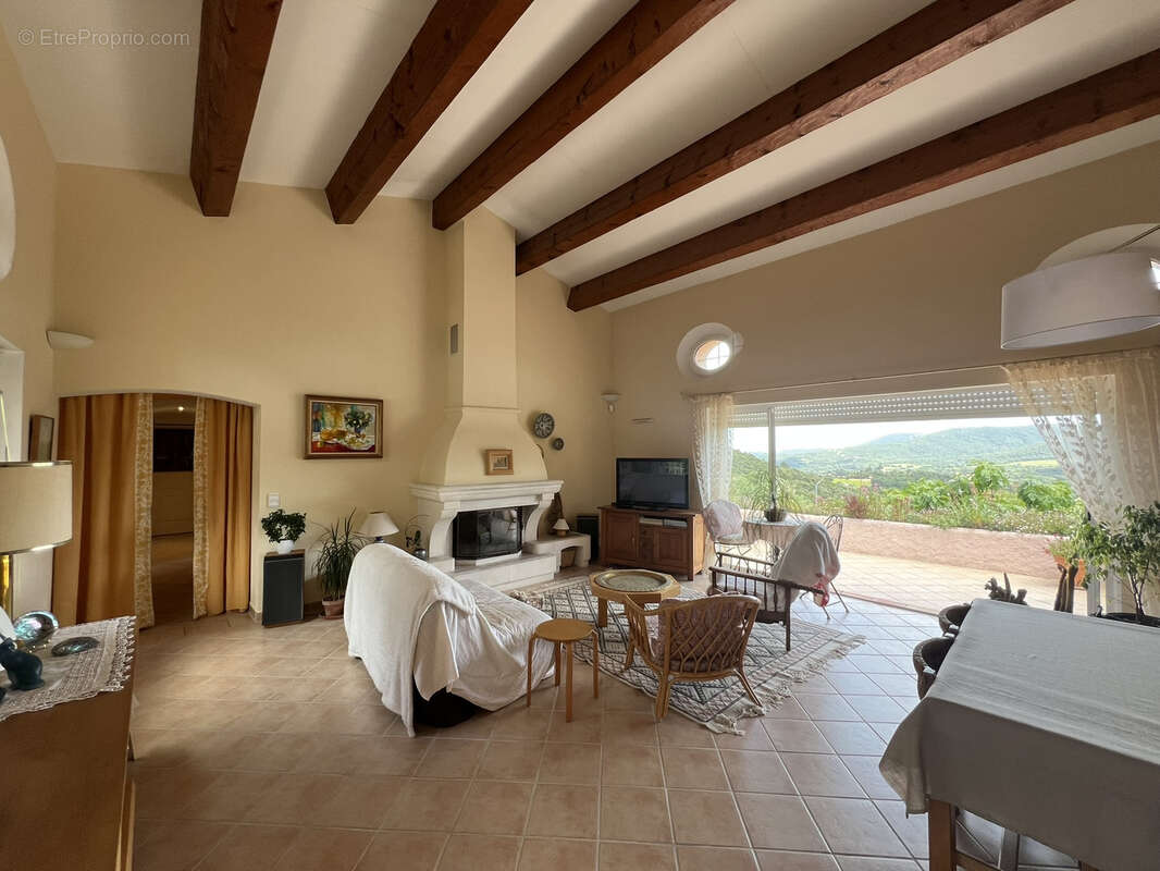 Maison à PLAN-DE-LA-TOUR