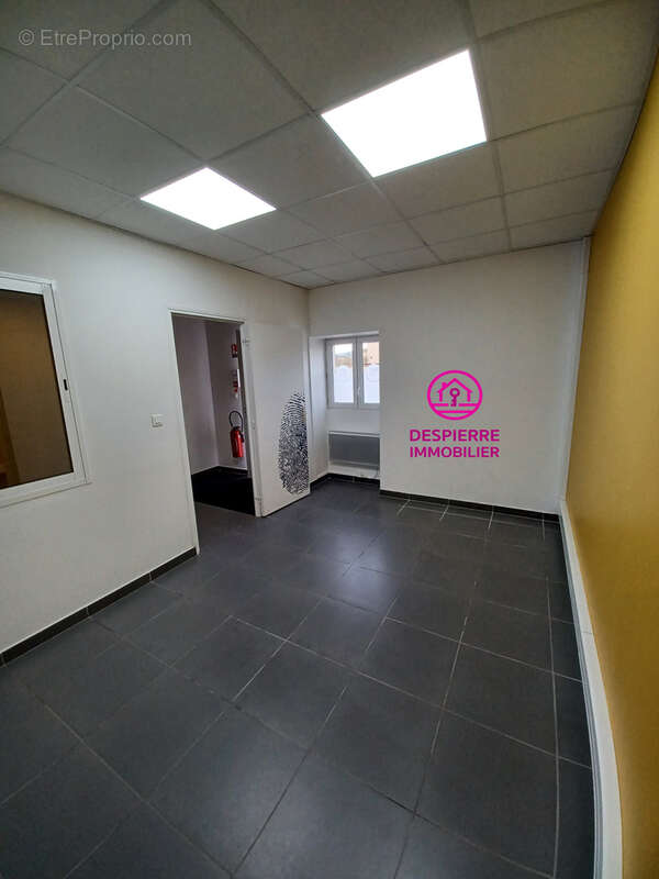 Commerce à SALAISE-SUR-SANNE