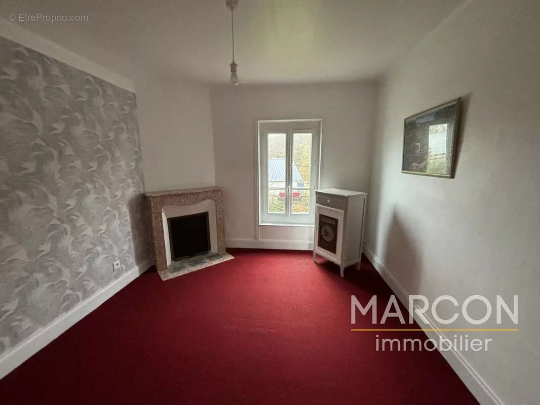 Maison à SAINT-MERD-LA-BREUILLE