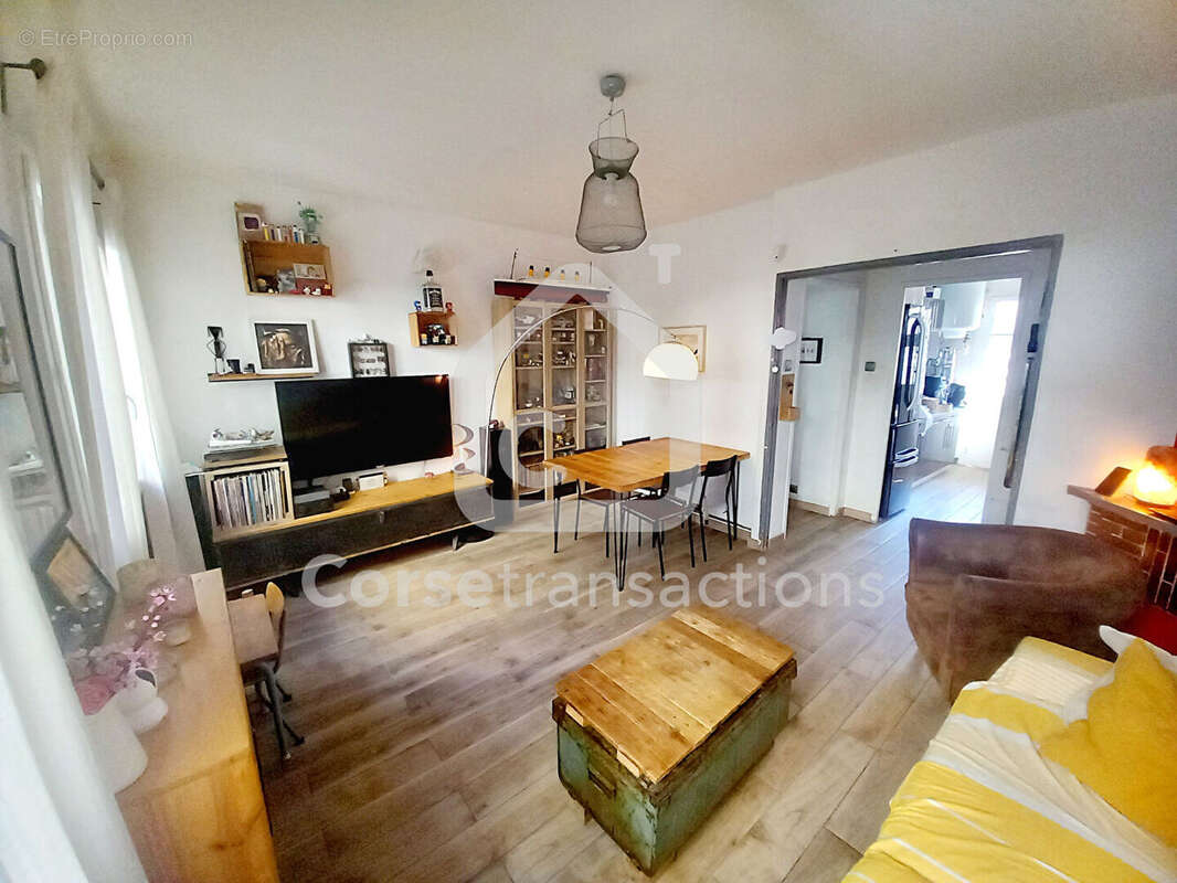 Appartement à MARSEILLE-8E