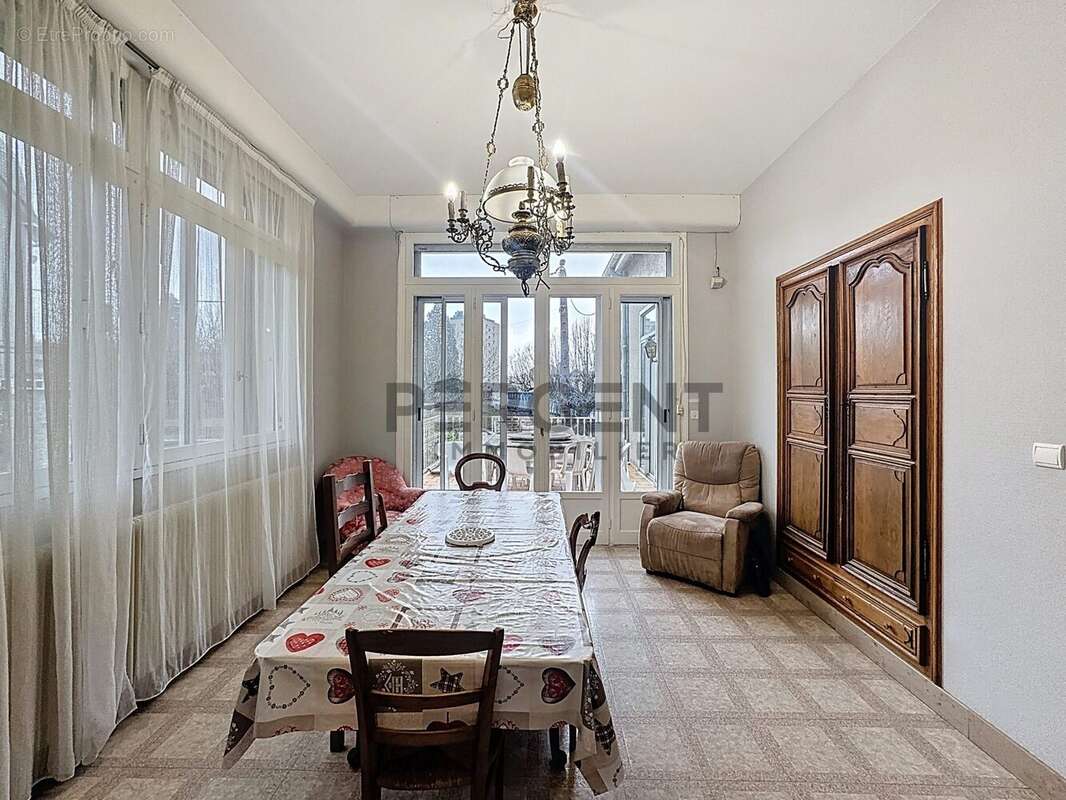 Maison à CHARLEVILLE-MEZIERES