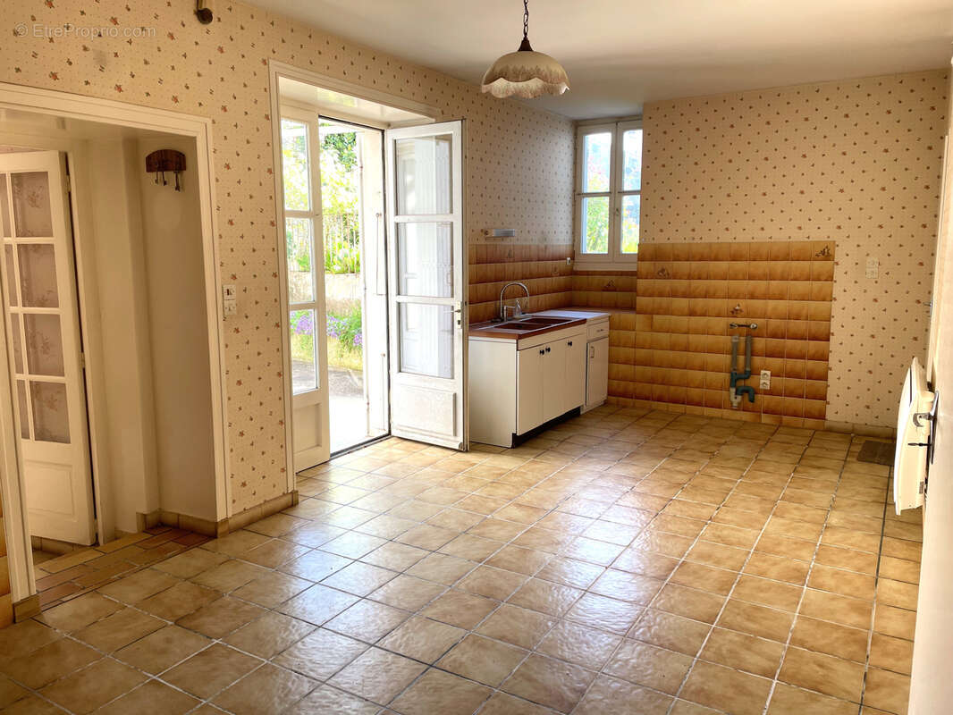 Maison à SAINT-SAVINIEN