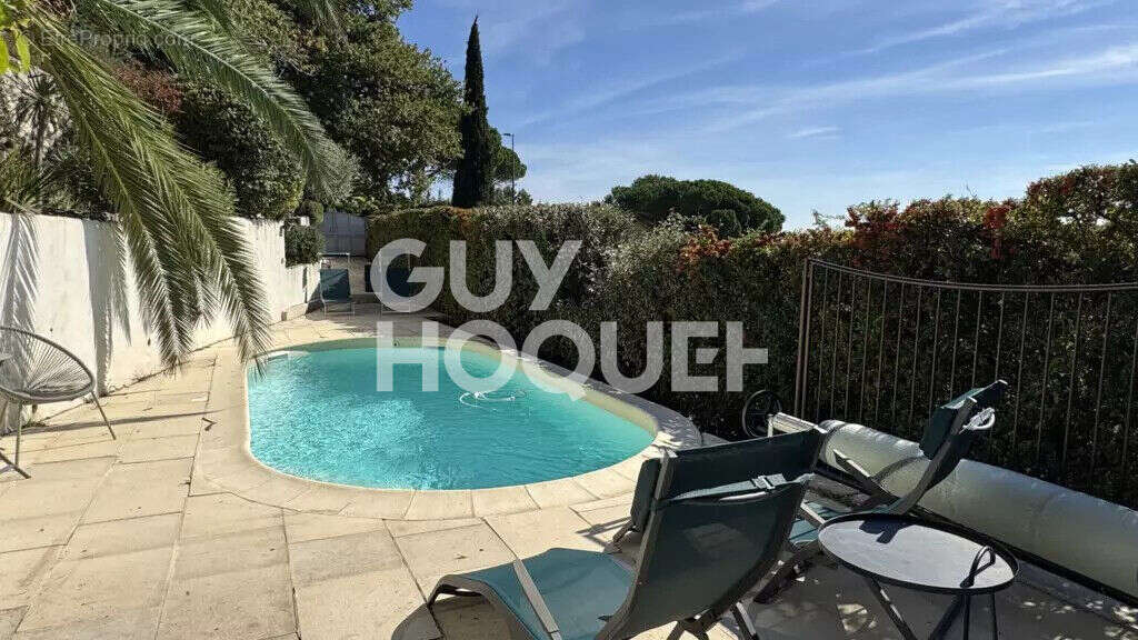 Maison à LES ANGLES