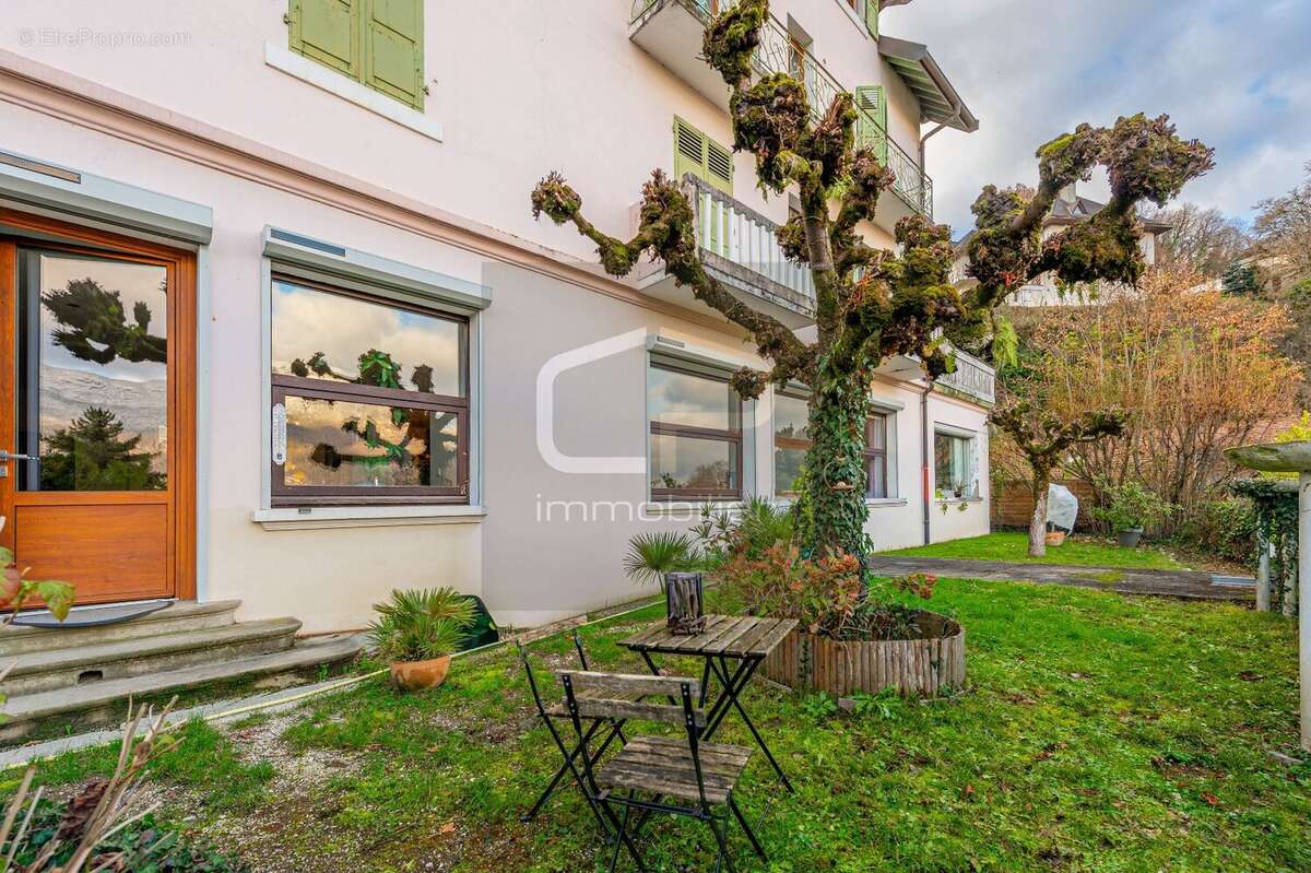 Appartement à SEVRIER