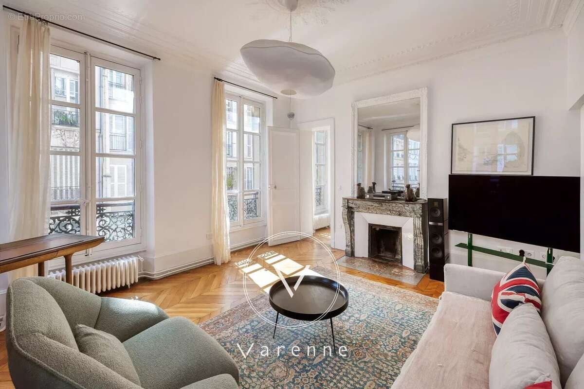 Appartement à PARIS-7E