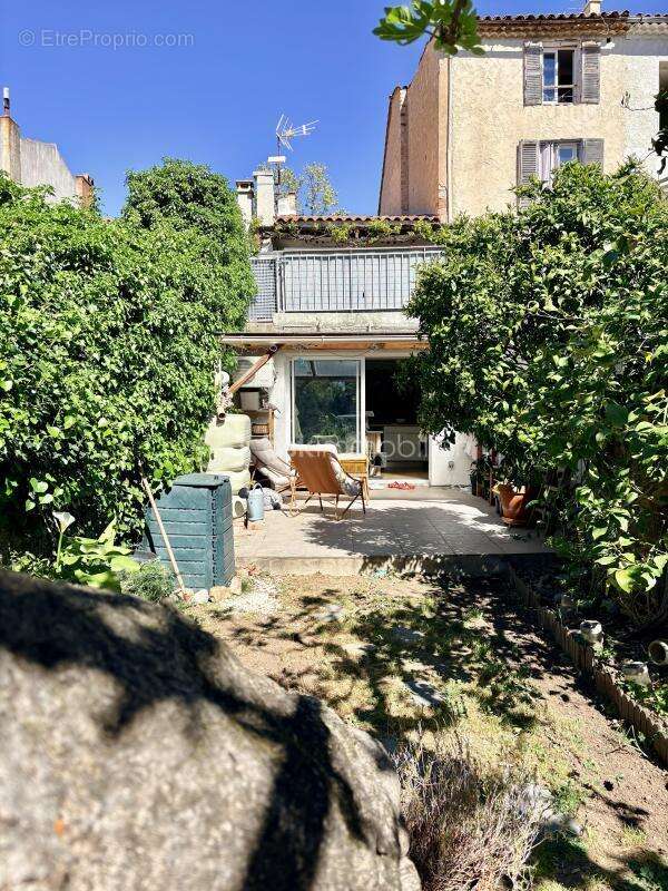 Appartement à PUGET-VILLE