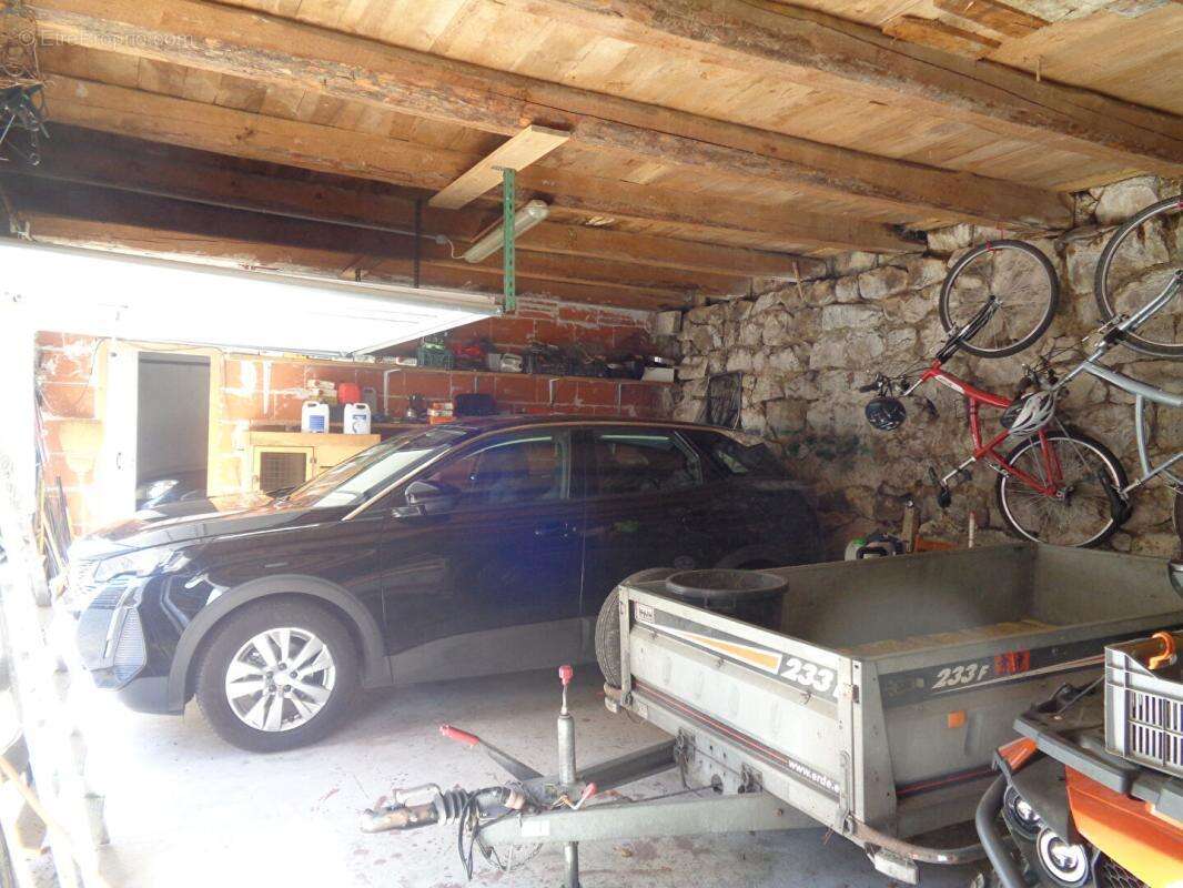 Saint Bonnet Laval(48), maison de 200 m2, 6 chambres avec 1866 m2 de terrain - photo 18