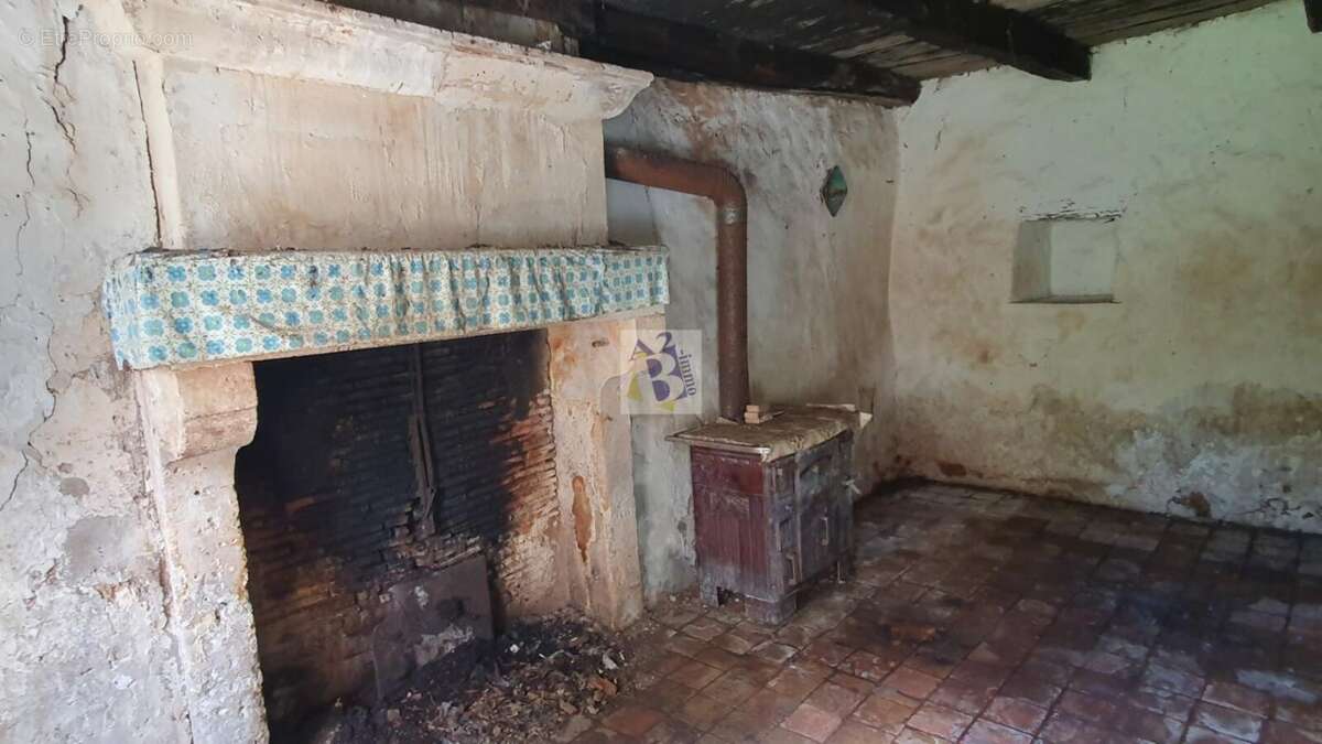 Maison à CHARRAS