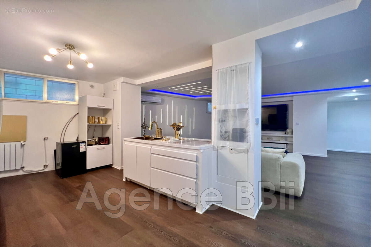 Appartement à LE CANNET