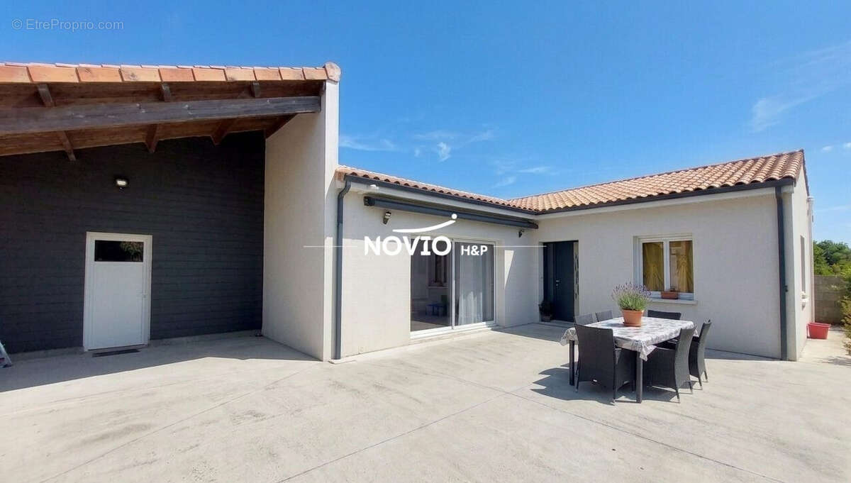 Maison 115 m² à Poitiers  - photo 2