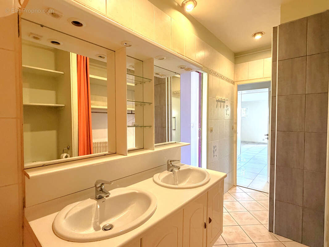 Appartement à CRAPONNE