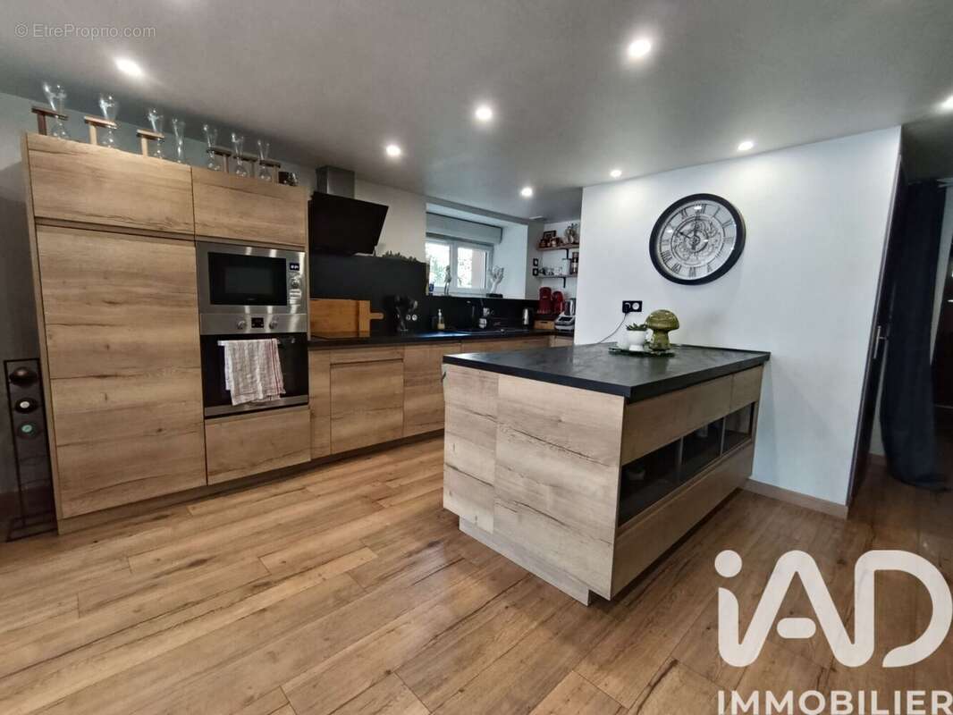 Maison 193 m² à Secheval  - photo 3