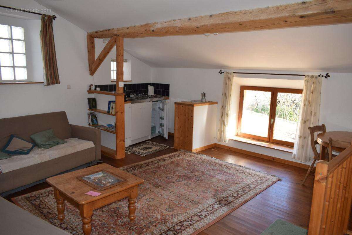 Maison à ROUVENAC