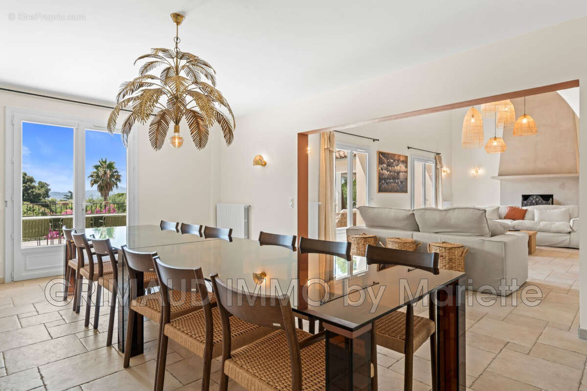 Maison 313 m² à Grimaud  - photo 3