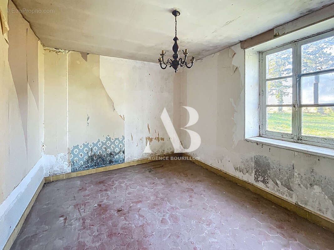 Maison à GRANDPUITS-BAILLY-CARROIS