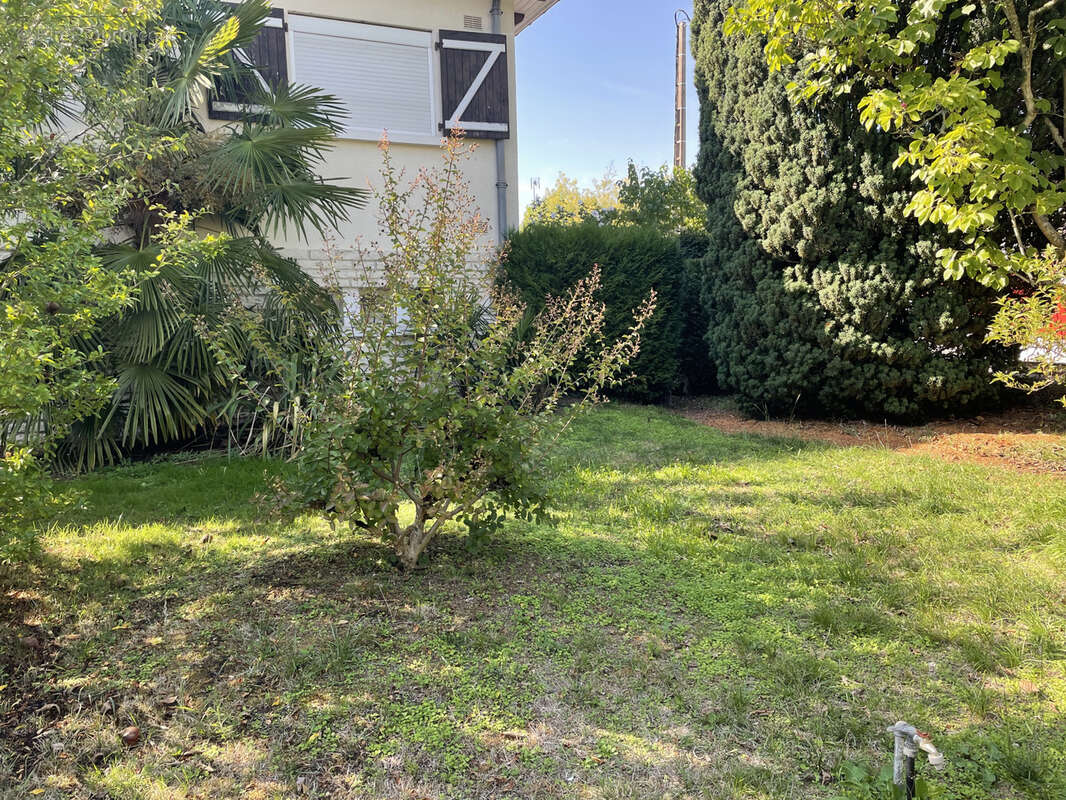 Maison à L&#039;ISLE-D&#039;ESPAGNAC