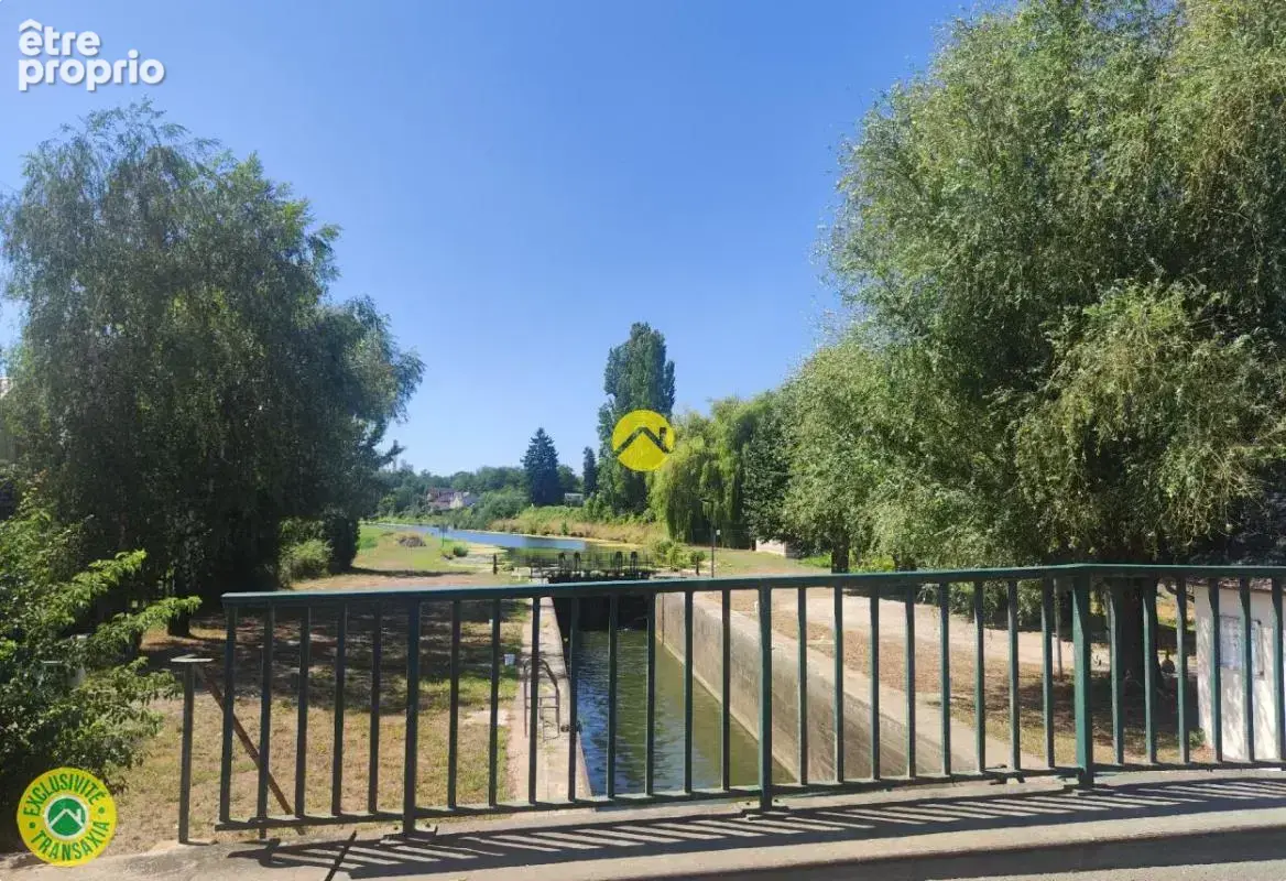 Maison proche commerces & canal - photo 10
