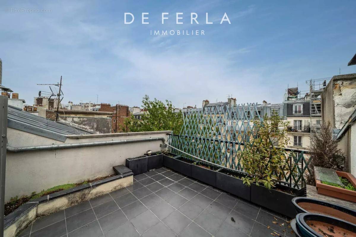 Appartement à PARIS-14E