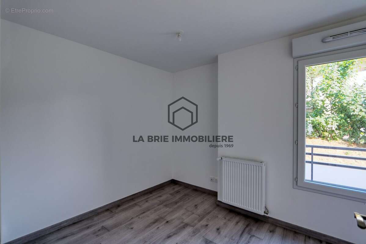 Appartement 66 m² à Mennecy  - photo 2
