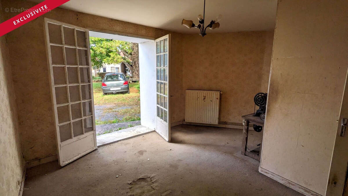 Maison à LA CHAPELLE-BATON