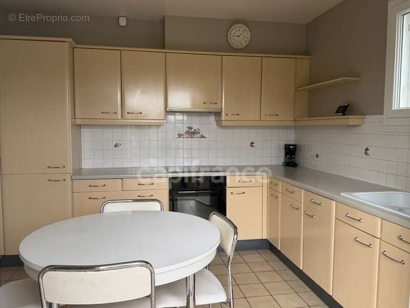 Maison à vendre 7 pièces APPOIGNY (89) de 119 m2  sur sous-sol  4 chambres plus bureau  3 Garages  Cave Terrain - photo 3