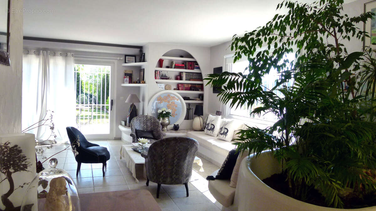 Maison à FRANCHEVILLE