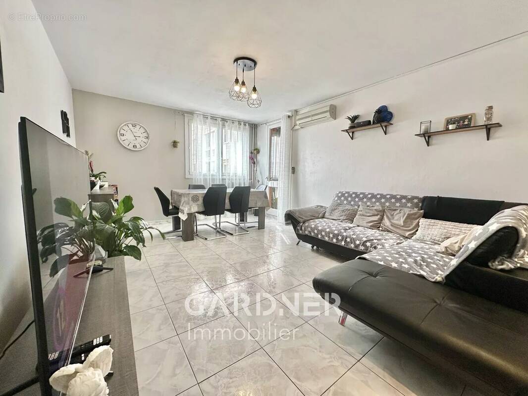 Appartement à MARSEILLE-11E