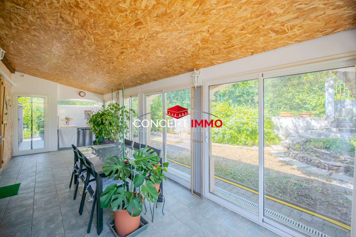 Maison T4 de 120 m2 bâtie en 1990 sur une parcelle de 505 m2 - photo 5