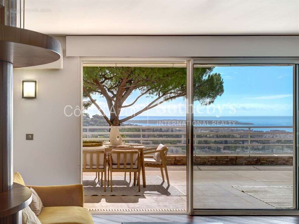 Appartement à LE CANNET