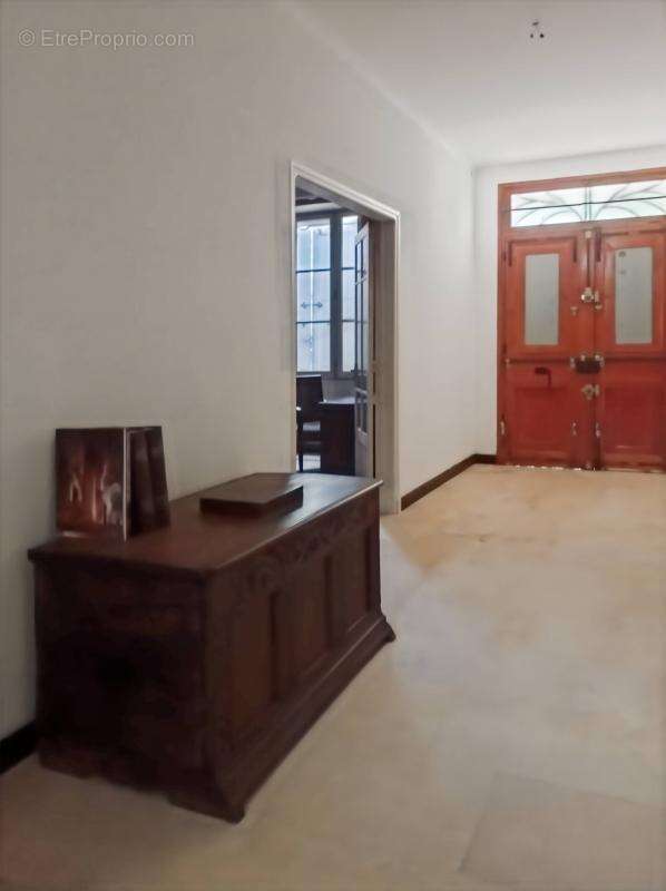 Maison à LAUDUN-L'ARDOISE