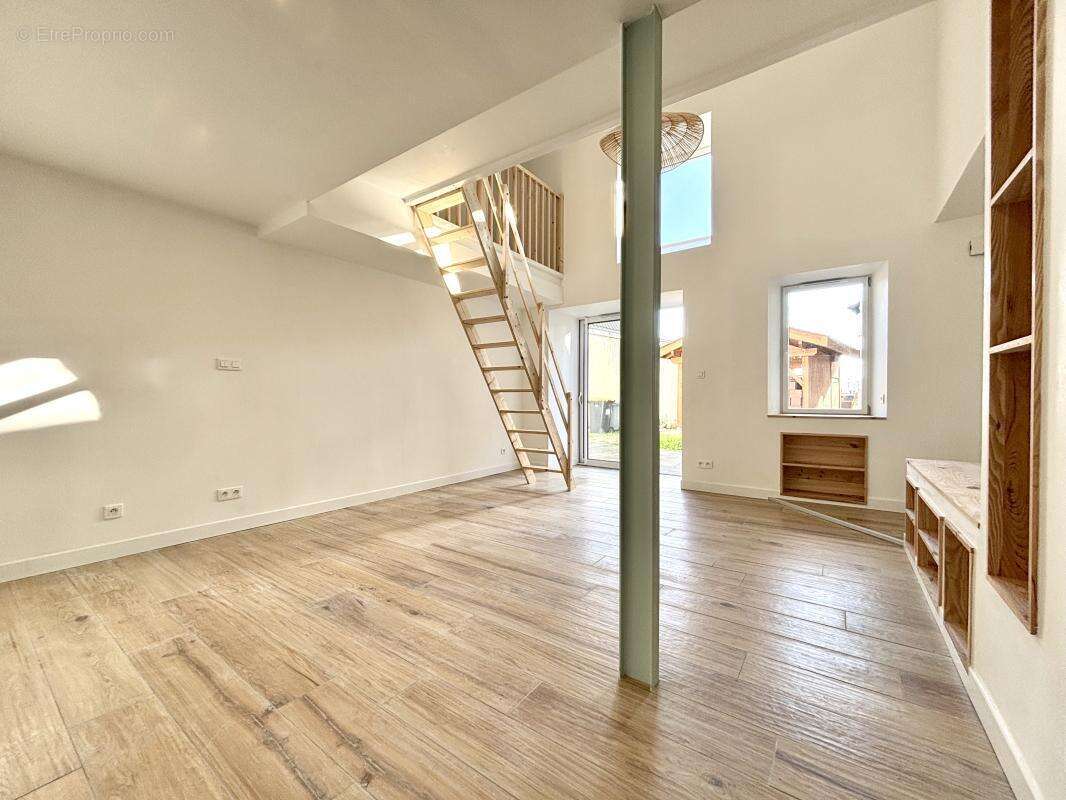 Appartement à CUBZAC-LES-PONTS