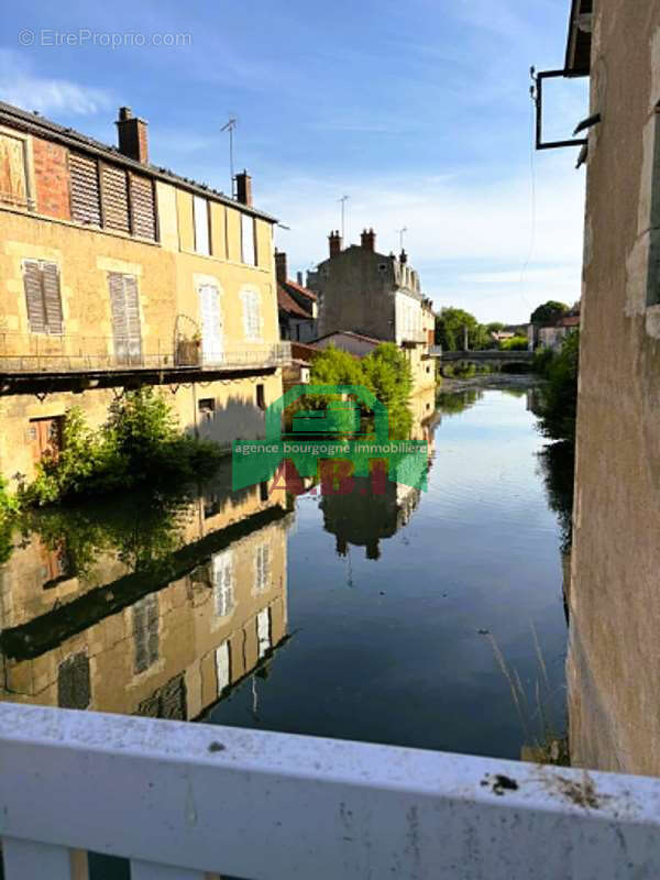 58, en Exclusivité - Propriété rare à Clamecy - Beaucoup de charme pour cette maison env 80m2 habitable sur 16 - photo 3