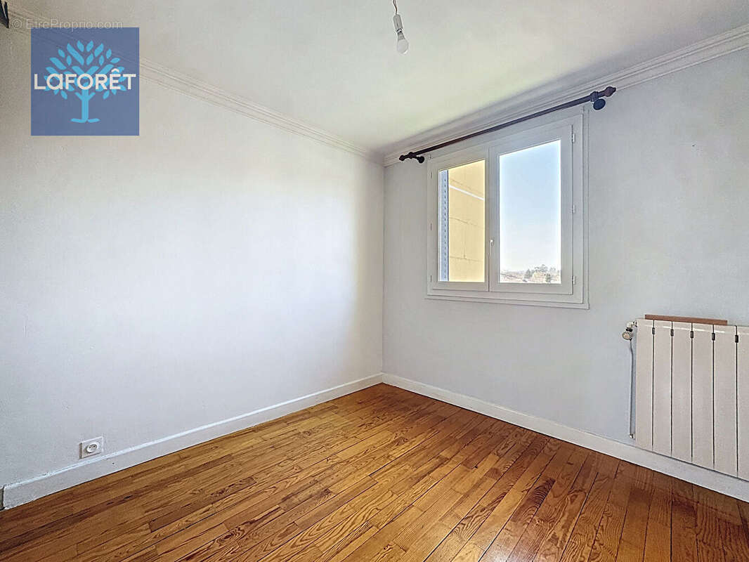 Appartement à SAINT-GENIS-LAVAL