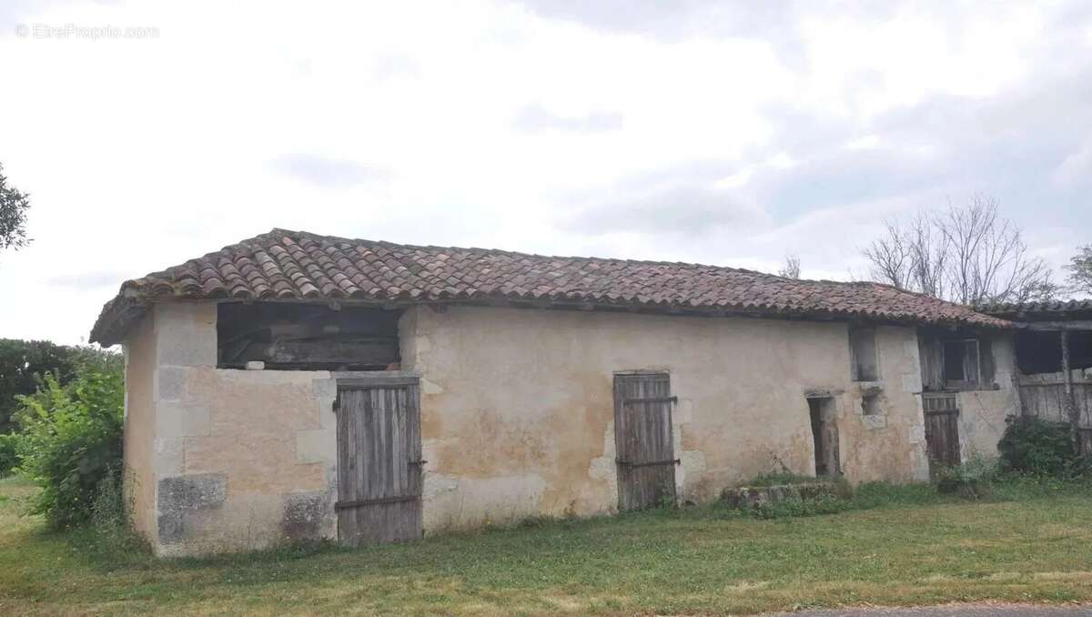 Maison à AUBETERRE-SUR-DRONNE